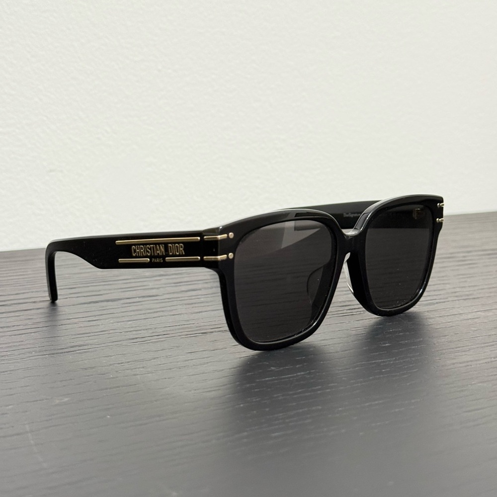 Dior DiorSignature S7F Black & Gold Square Sunglasses 58mm